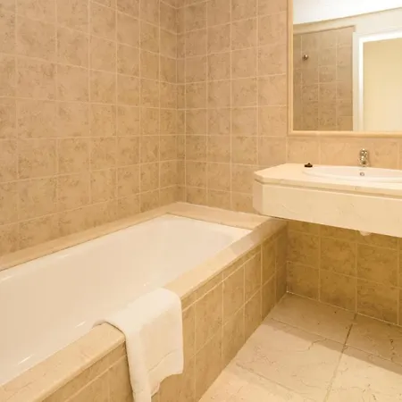 Nice Apartment In Benahavs With 2 Bedrooms, Wifi And Swimming Pool Apartment