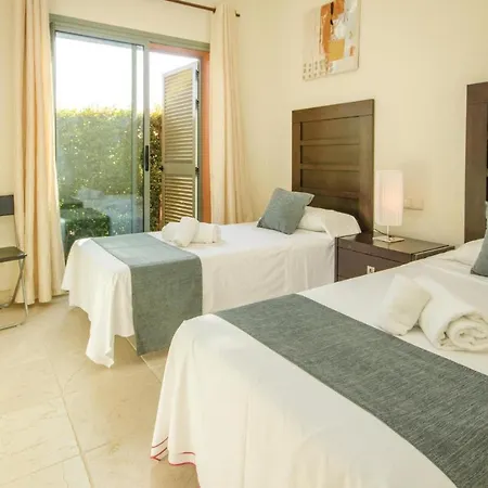 Nice Apartment In Benahavs With 2 Bedrooms, Wifi And Swimming Pool * Estepona