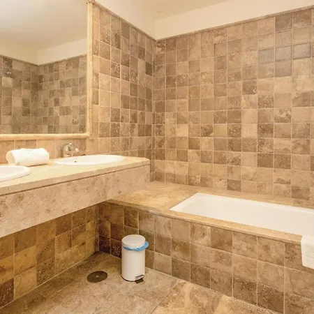 In Benahavs With 2 Bedrooms, Wifi And Swimming Pool