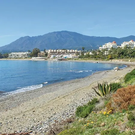 In Benahavs With 2 Bedrooms, Wifi And Swimming Pool